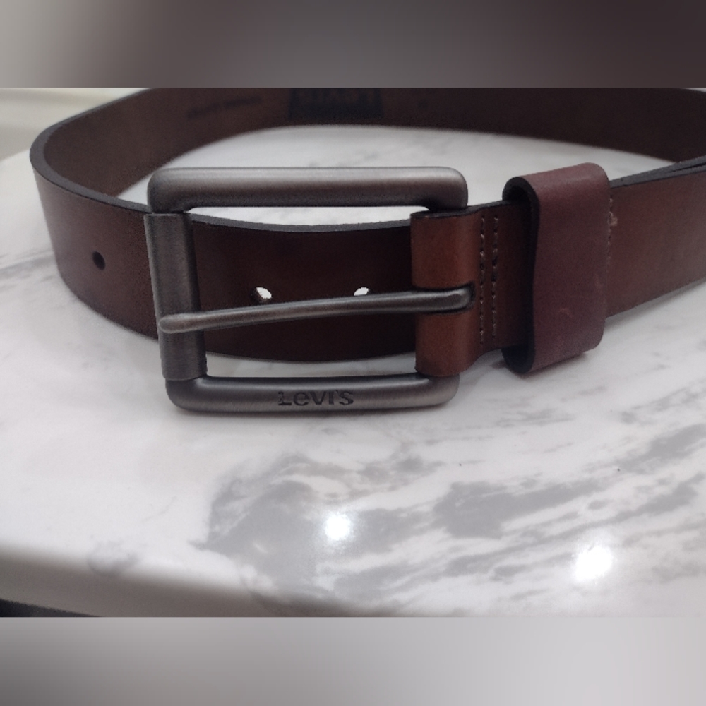 Levi's Men's Genuine Brown Leather Belt Size Medium